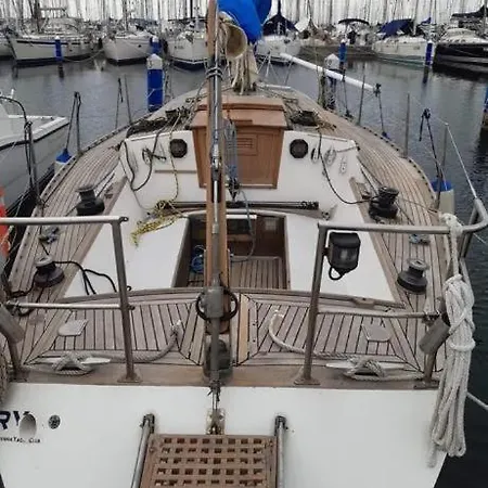 Cielindo Hotel en barco *